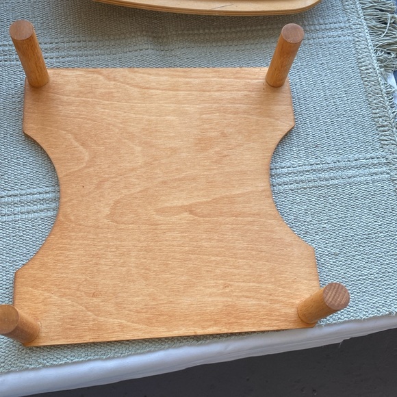 Peterboro Two-Pie Basket with Solid Lid and Tray - Picture 12 of 12